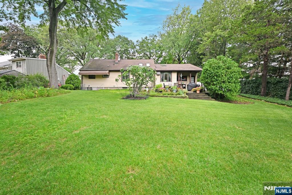 393 Gregory Road, Paramus, NJ 07652 — photo 3
