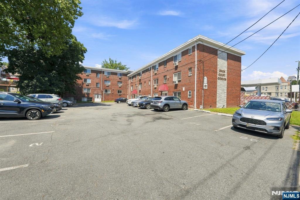 61 Union Avenue B6 — photo