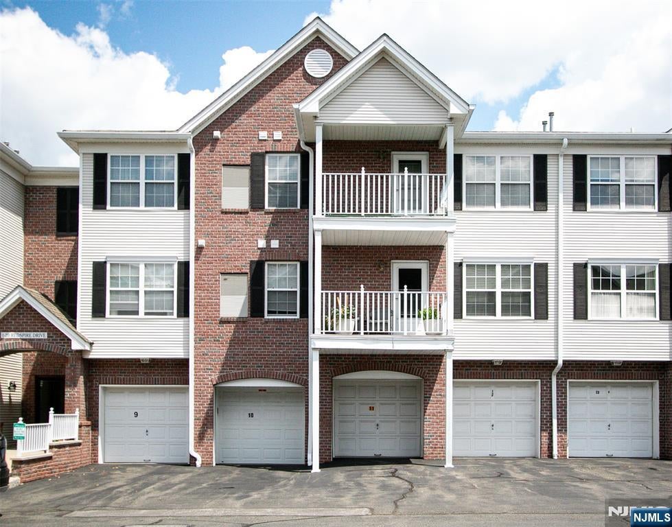 10 Redspire Drive 10 — photo