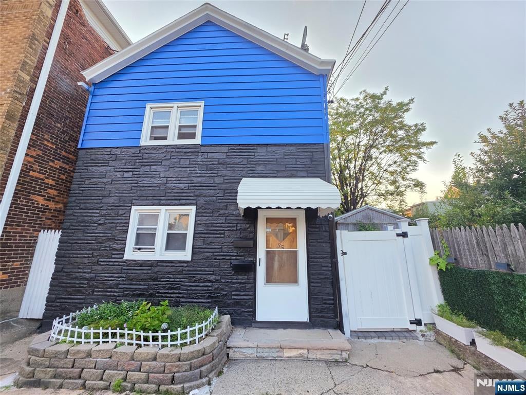 35 Gaston Avenue 2 — photo