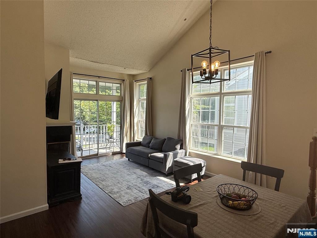1186 Richmond Road — photo