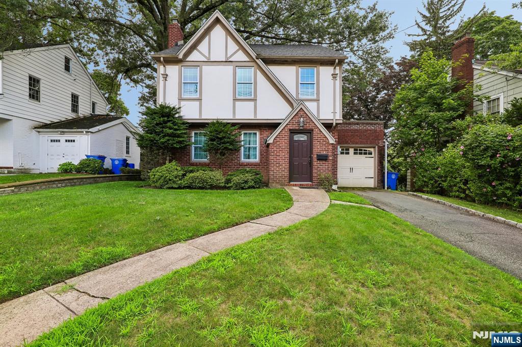 22 Elm Street — photo