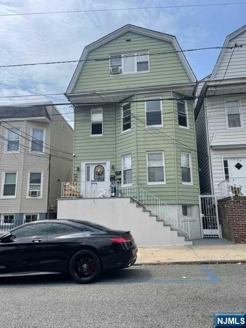 140 Hoyt Street — photo