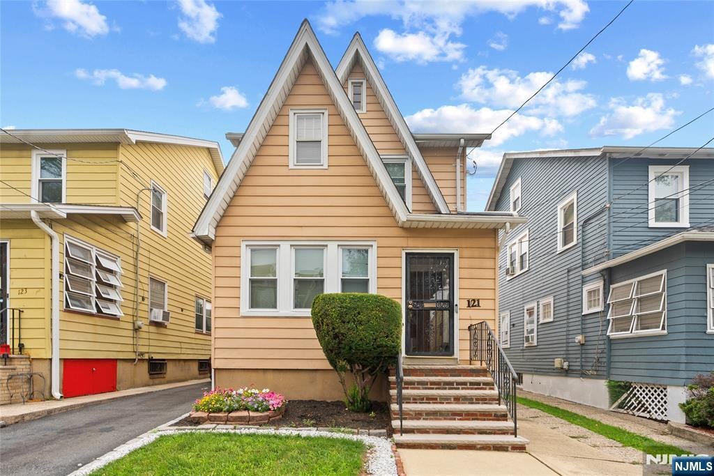 121 Schofield — photo