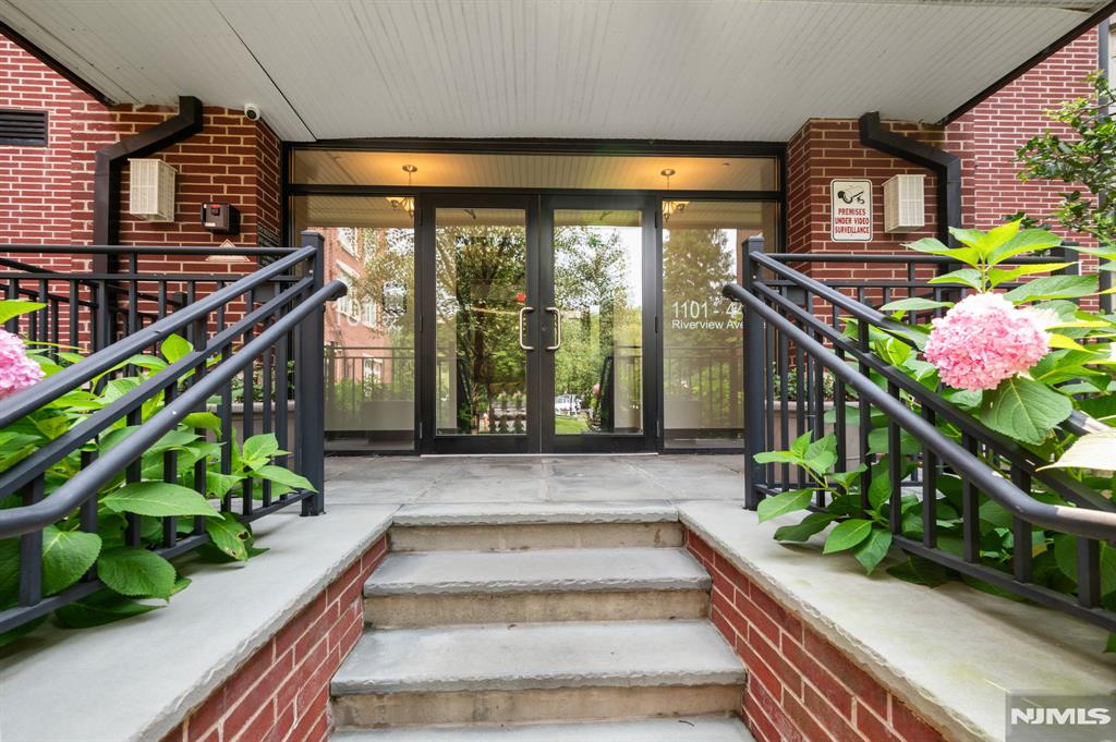 3308 Riverview Avenue 308 — photo