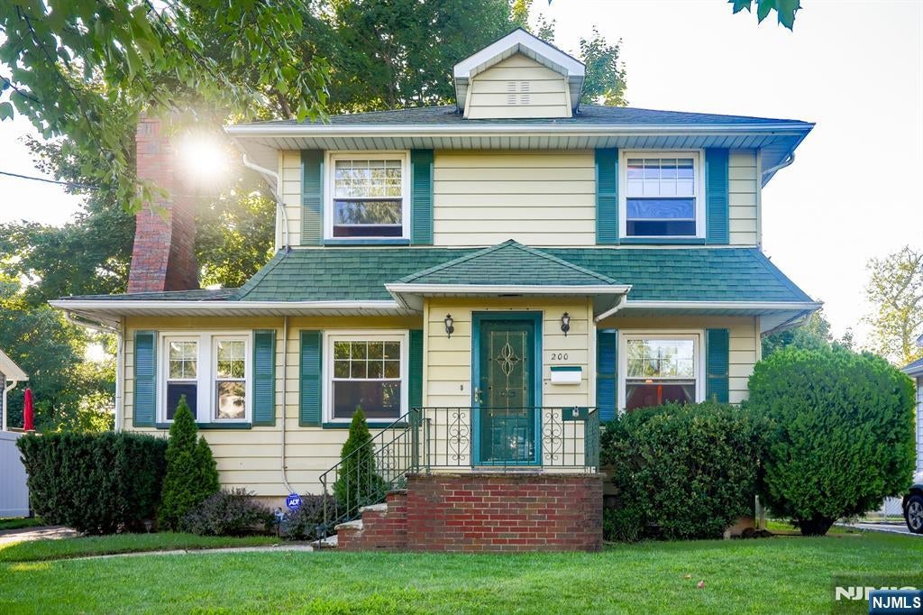 200 Elm Avenue — photo