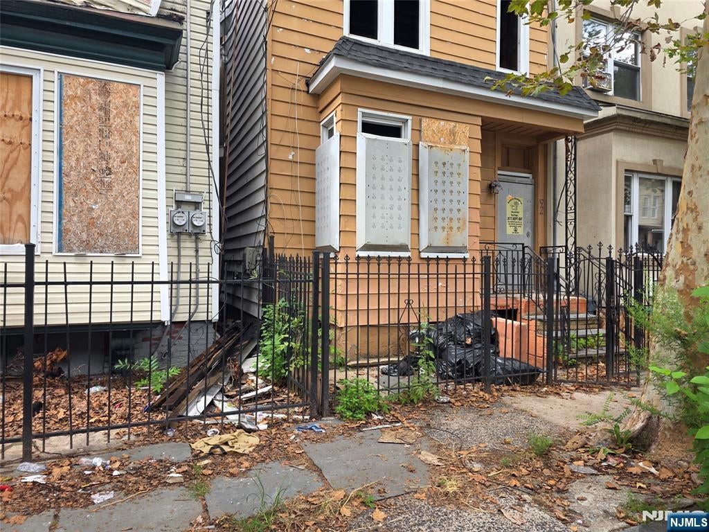 92 Garside Street — photo