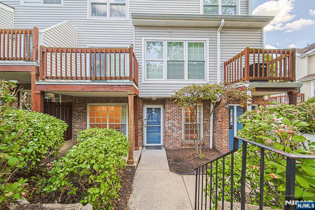 240 Village Circle Drive 1131 — photo