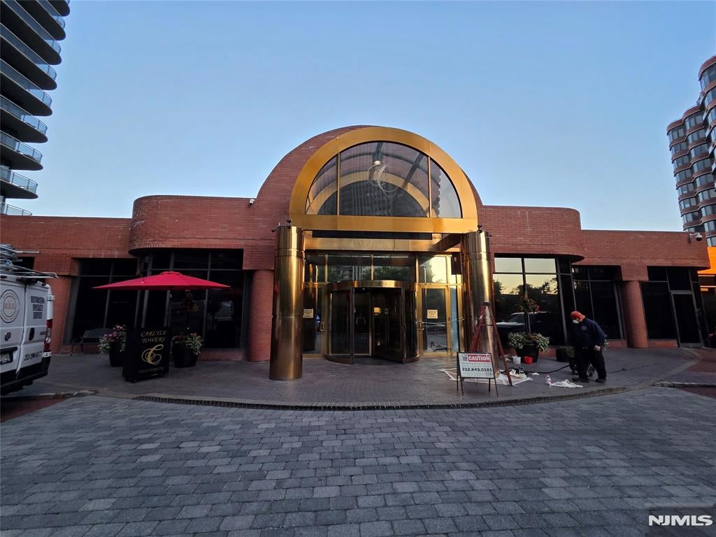100 Carlyle Drive C04J — photo