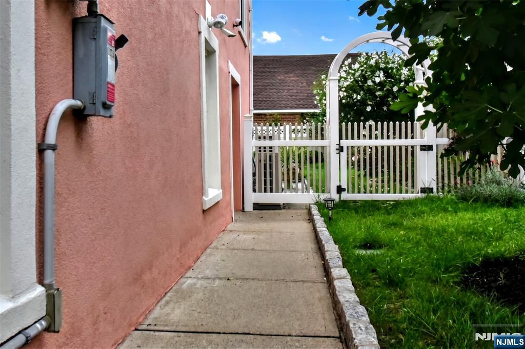 112 Pink Street, Hackensack, NJ 07601 — photo 3