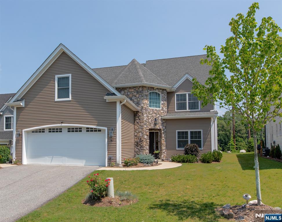 67 Bluffs Court — photo