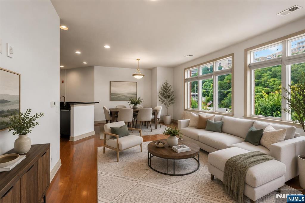 7400 River Road 438 — photo