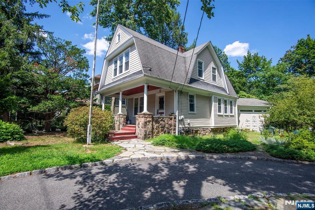 93 Ivy Lane — photo