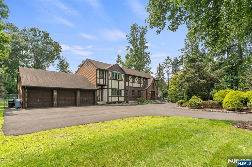 81 Old Tappan Road — photo