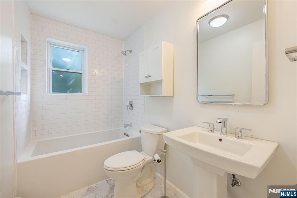 605 Grove Street H1 — photo