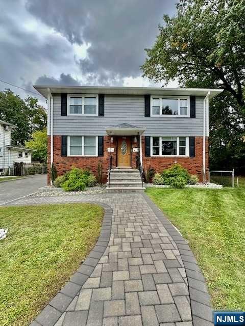 134 Rochelle Parkway — photo