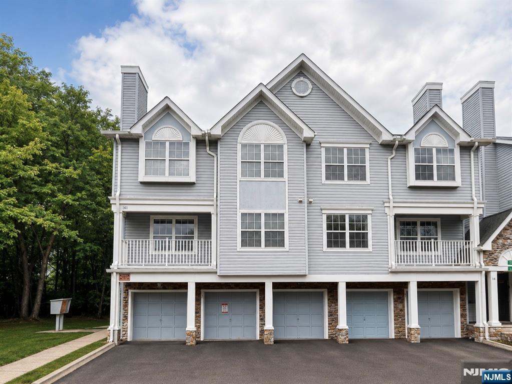 151 Prestwick Way 151 — photo