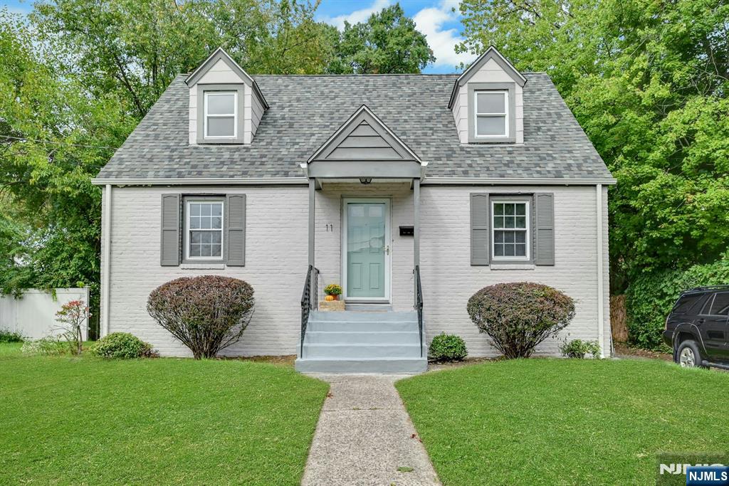 11 Pine Street, Hackensack, NJ 07601