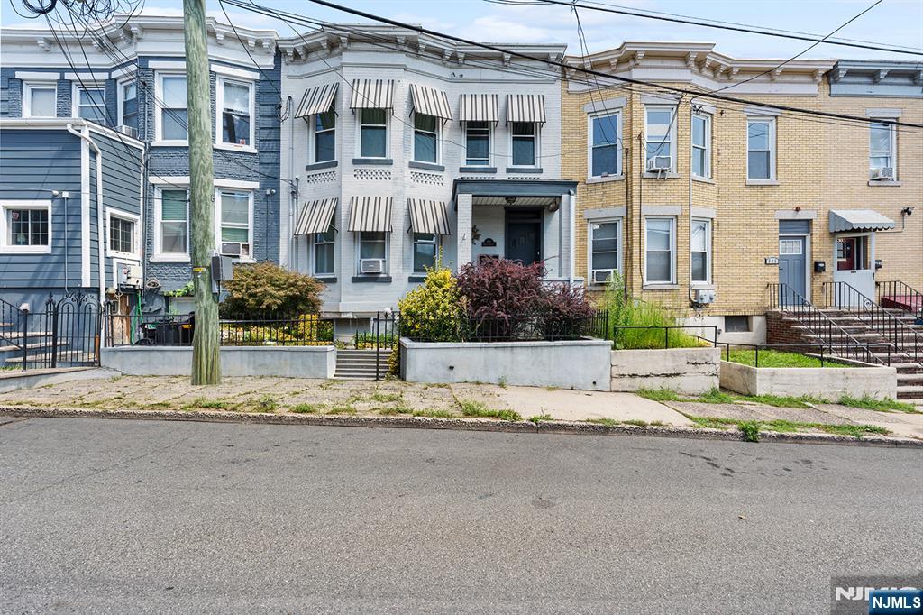 307 Henry Street — photo