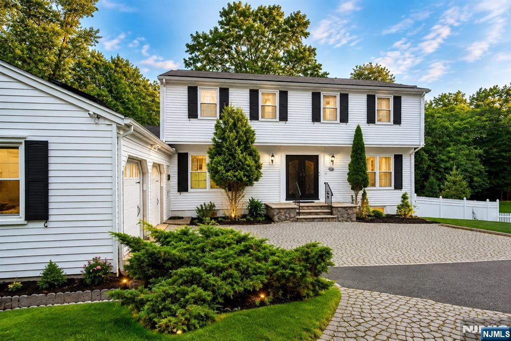 520 W Saddle River Road — photo