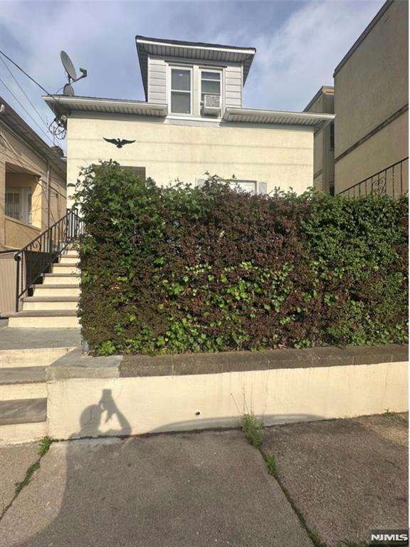 282 Macarthur Avenue 2 — photo
