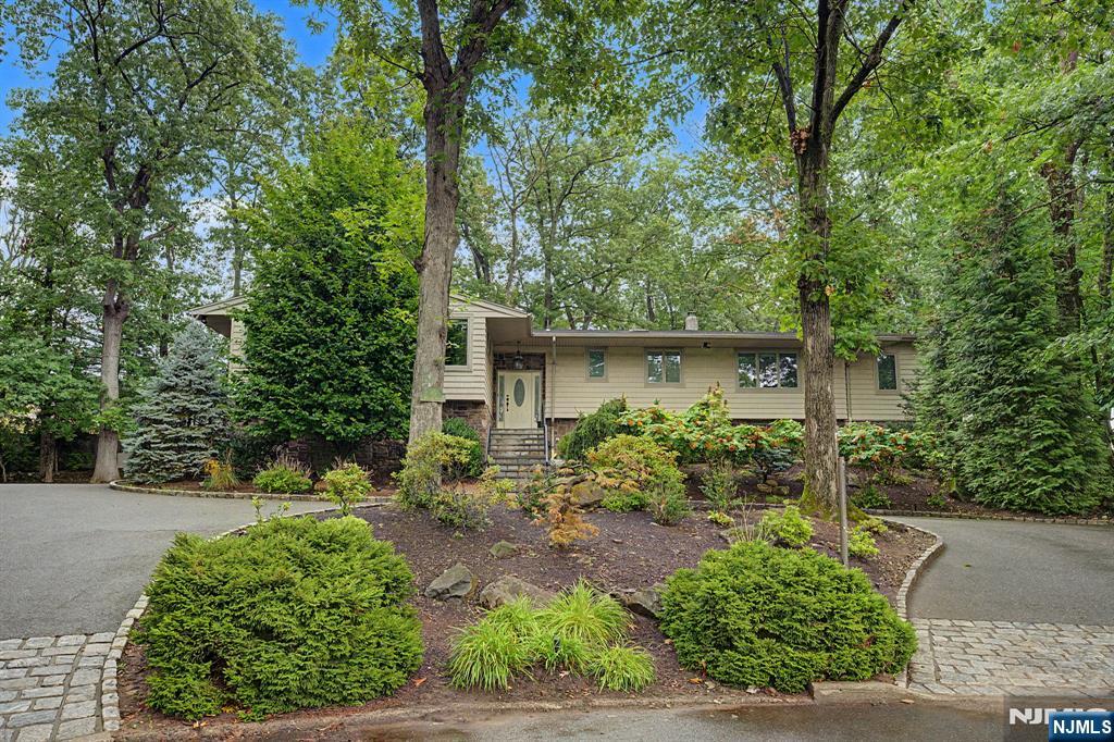 45 Oxford Drive — photo