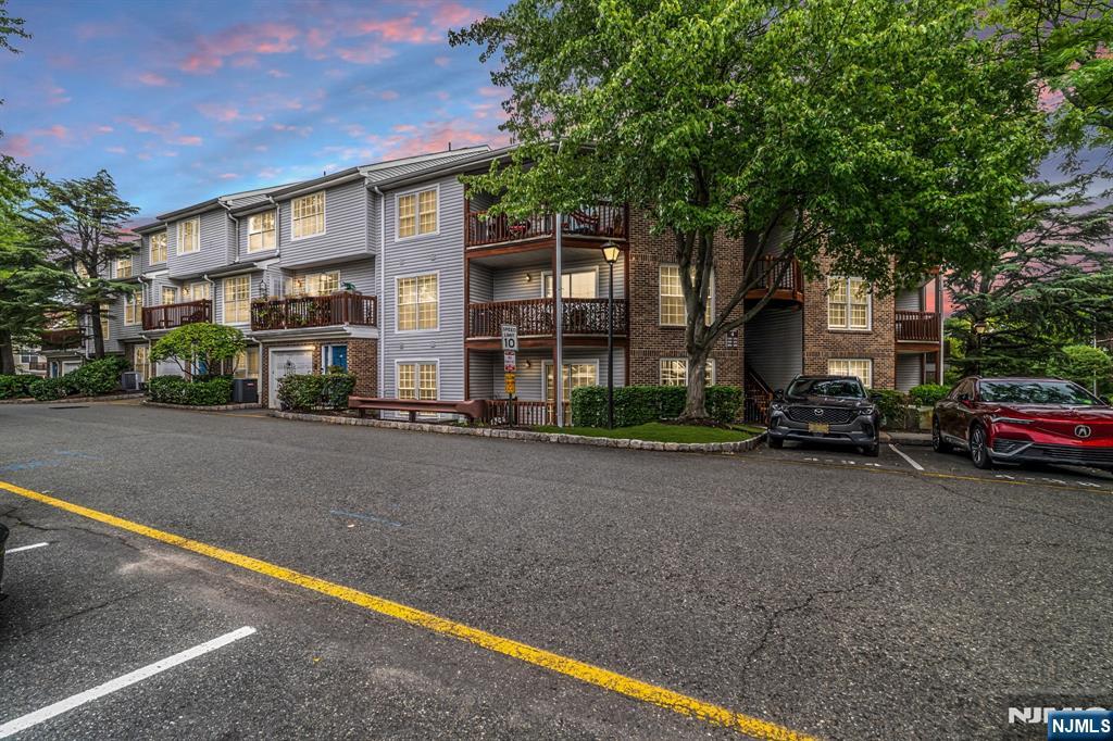 1494 Westgate Drive 4315 — photo
