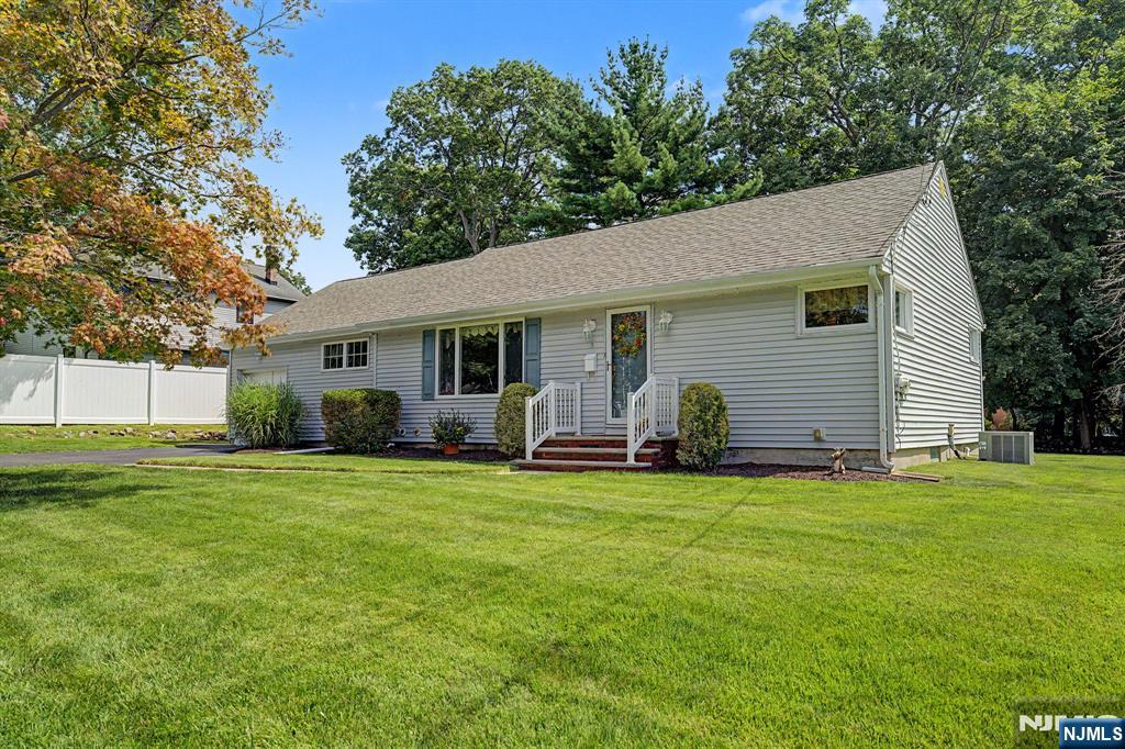 5 Holyoke Drive — photo