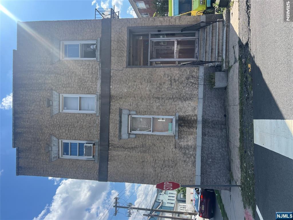 300 Wilson Avenue — photo