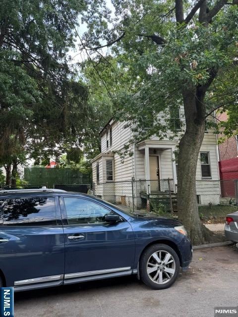 38 Sunset Avenue — photo