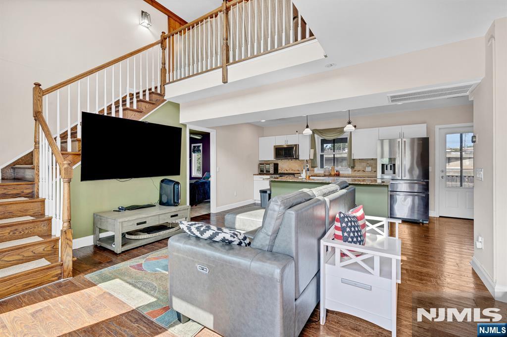 376 Riverside Avenue, Rutherford, NJ 07070 — photo 3