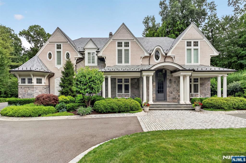 555 Miller Court — photo