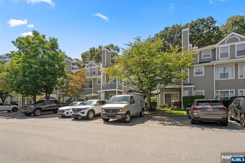 1198 Richmond Road — photo