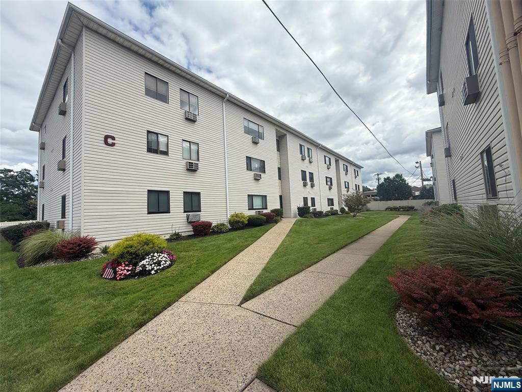 250 Grant Avenue C38 — photo