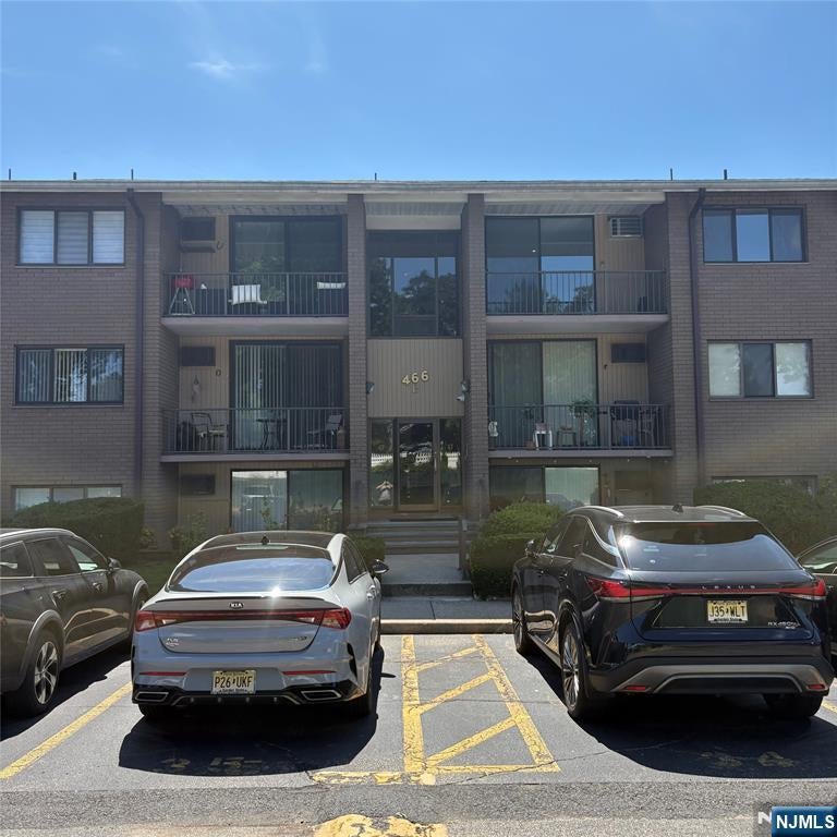 466 Liberty Street 306 — photo