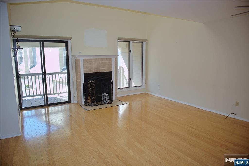 910 River Renaissance #C10, East Rutherford, NJ 07073 — photo 2