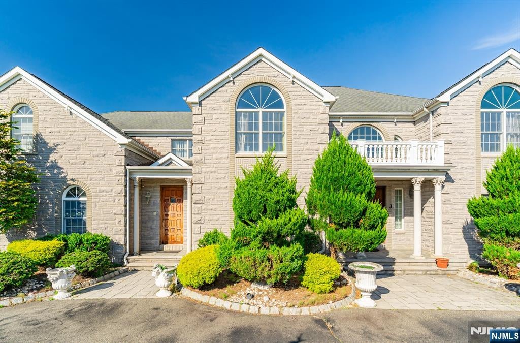 3 Topaz Court — photo
