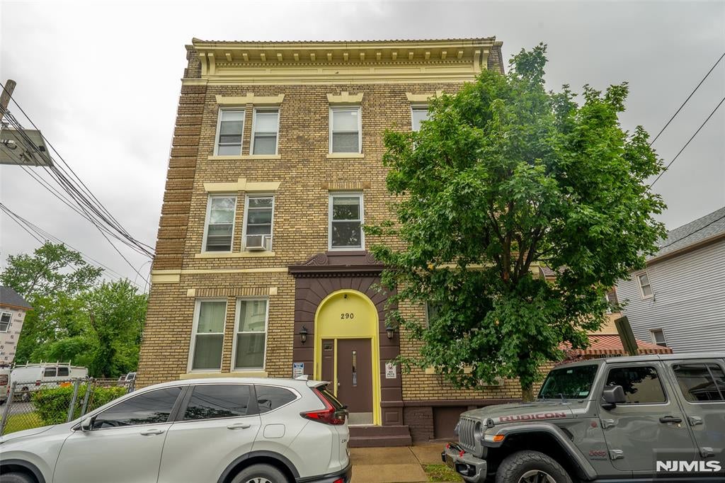 290 Ogden Street 1003 — photo