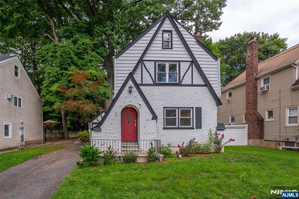 1016 Grace Terrace — photo