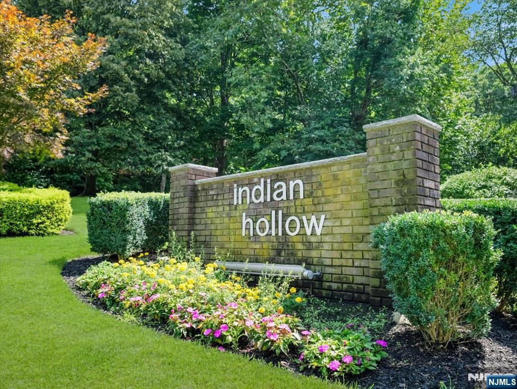 241 Indian Hollow Court — photo