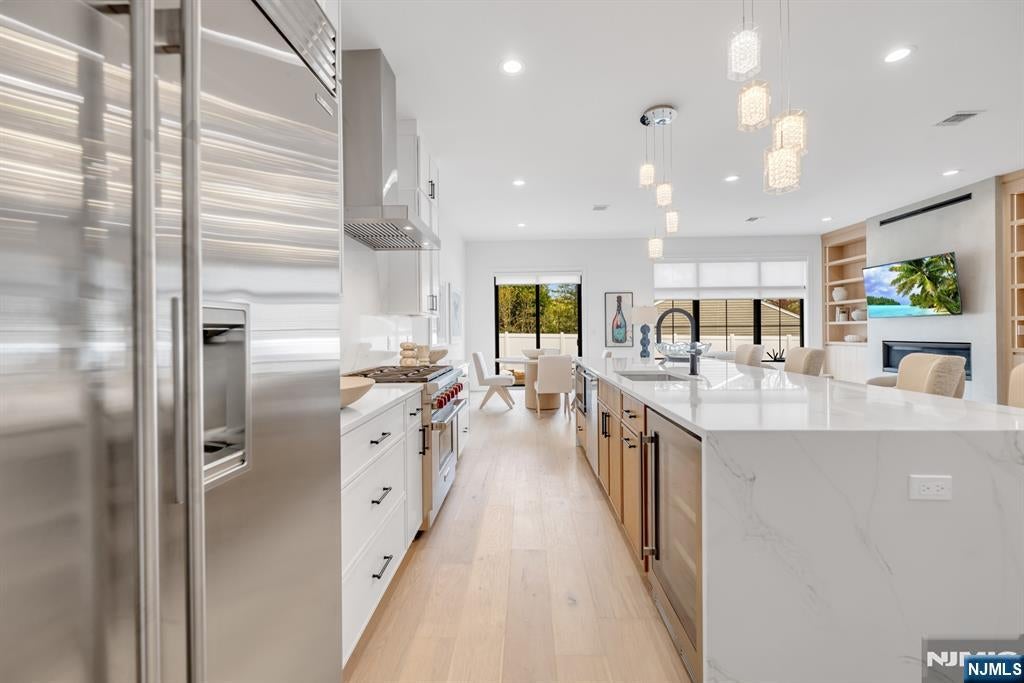 23 Feldman Court — photo