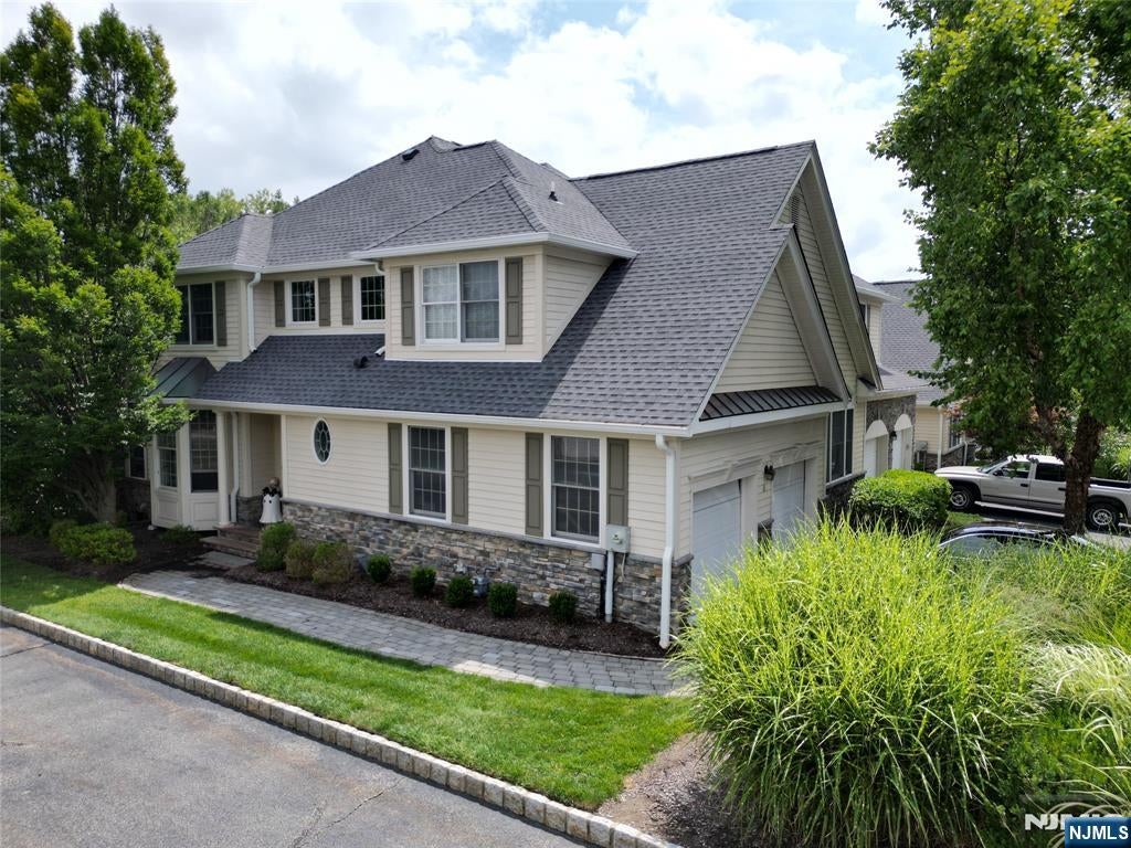 6 Schindler Court — photo