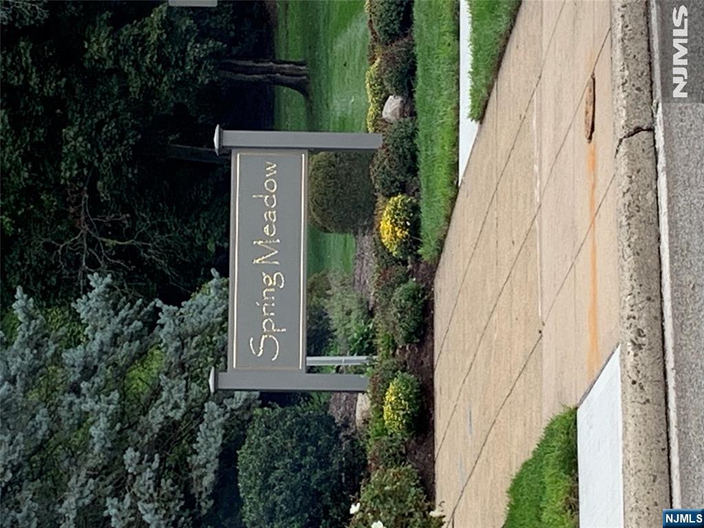612 Sugarbush Court — photo