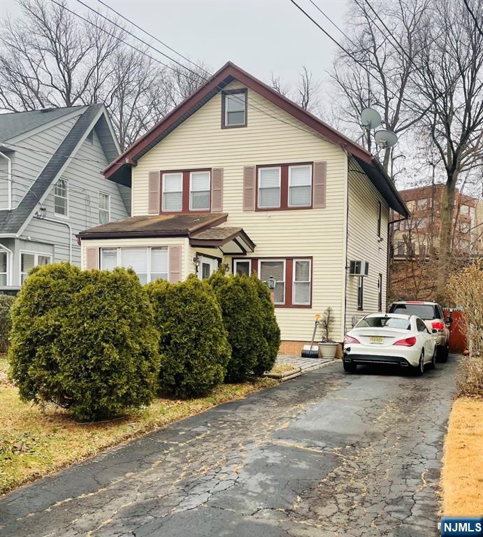 186 Newark Avenue — photo