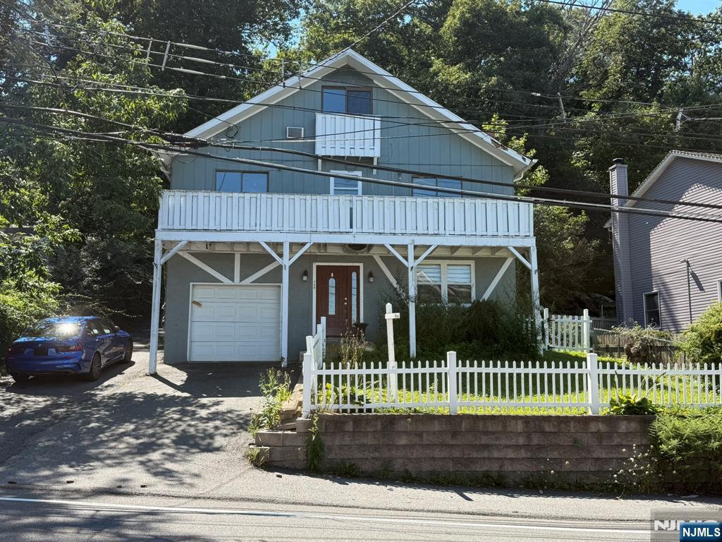208 Maxim Drive — photo