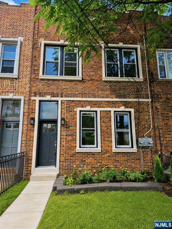 248 E Forest Avenue — photo