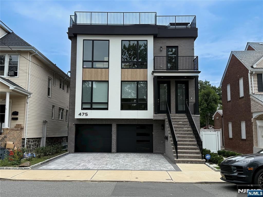 475 Oakdene Avenue 1 — photo