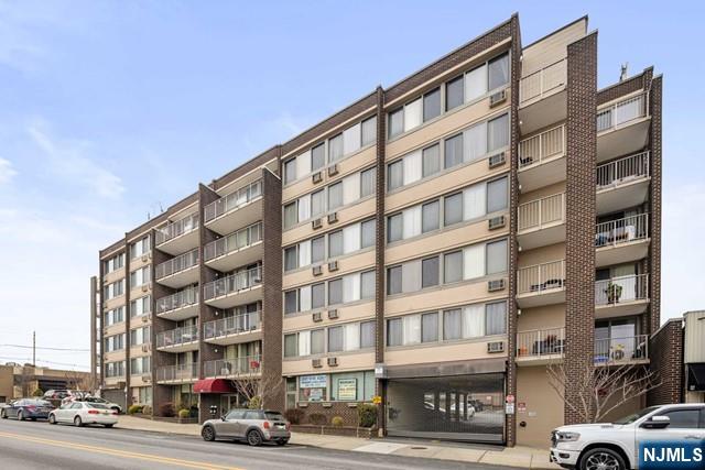 515 Anderson Avenue 2H — photo