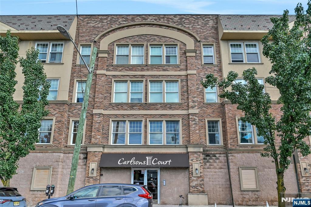 7716 Kennedy Boulevard 3E — photo