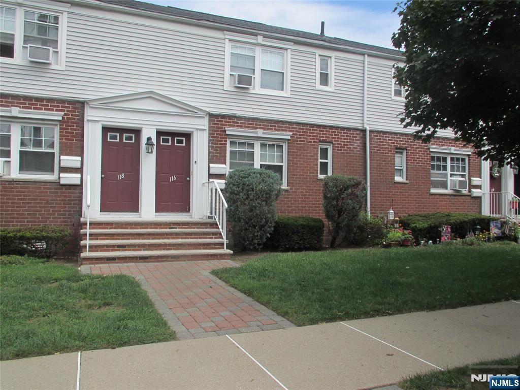 118 Hastings Avenue a — photo